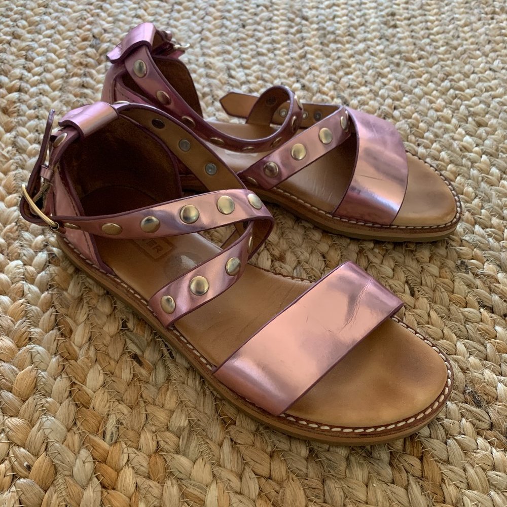 Hunter Metallic Pink Sandal with Silver Studs